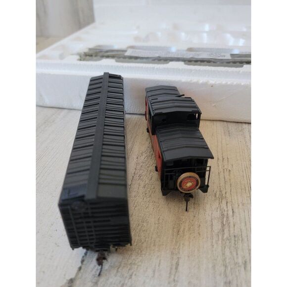 Hawthorne Quadalcanal Box Car & Semper Fi Caboose village train xmas - Picture 7 of 12